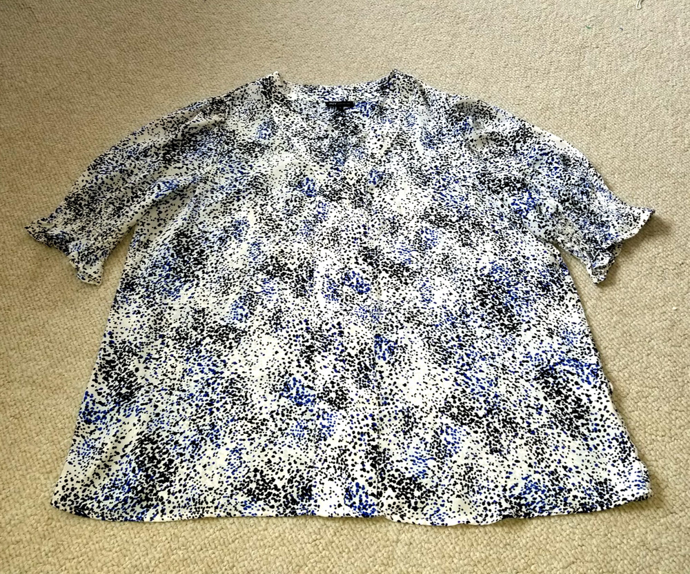 Womens Top-JNY JONES NEW YORK-white/blue/black dotted silky V-neck tunic ss-1X